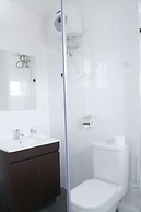 Earl Heights Suites Hotel