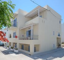 Ormos Holiday Studios