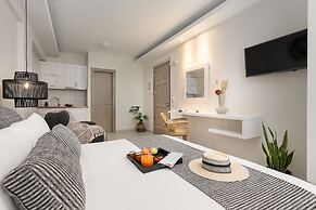 Ormos Holiday Studios