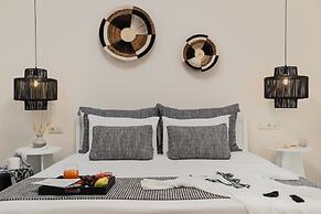 Ormos Holiday Studios