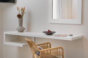 Ormos Holiday Studios