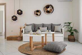 Ormos Holiday Studios