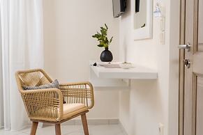 Ormos Holiday Studios