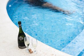 Ten North Tamarindo Beach Hotel