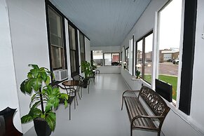 Perfect Stay Inn & Suites