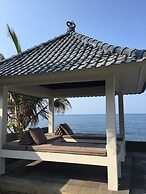 Air Sanih Beach Villa