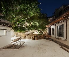 Hanok Residence Hotel Side