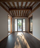 Hanok Residence Hotel Side