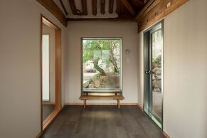 Hanok Residence Hotel Side