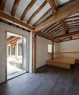 Hanok Residence Hotel Side