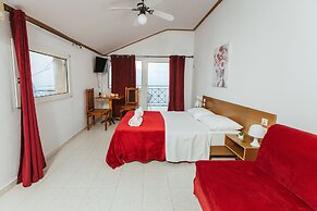 Happy Days Hotel Christina