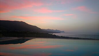 La Blanca Resort & Spa