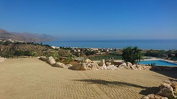 La Blanca Resort & Spa