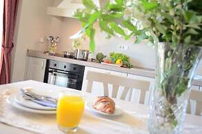 Aparthotel Luxury Ovidiu Mamaia