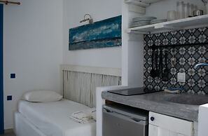 Aeraki Studios & Apartments