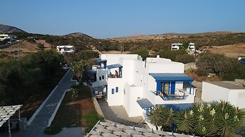 Aeraki Studios & Apartments