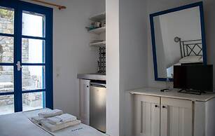 Aeraki Studios & Apartments