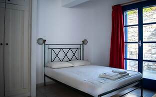 Aeraki Studios & Apartments