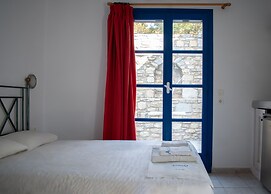 Aeraki Studios & Apartments