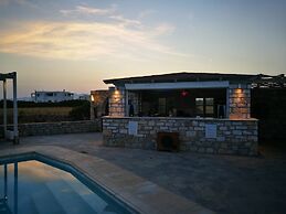 Aeraki Studios & Apartments