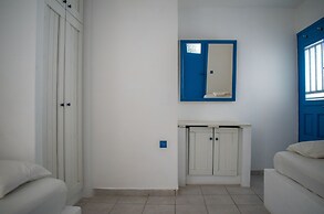 Aeraki Studios & Apartments