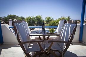 Aeraki Studios & Apartments