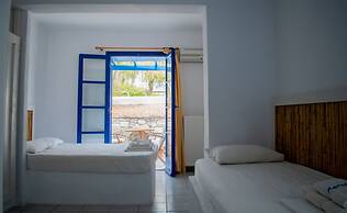 Aeraki Studios & Apartments