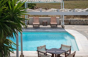 Aeraki Studios & Apartments