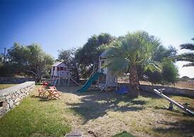 Aeraki Studios & Apartments