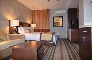 Lakewood Luxury Apartment