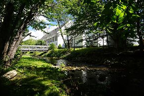 Glenora Inn & Distillery