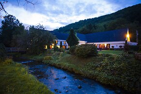 Glenora Inn & Distillery