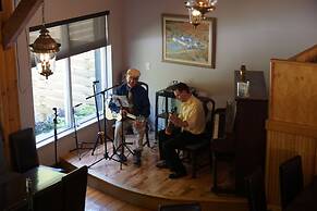 Glenora Inn & Distillery