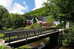 Glenora Inn & Distillery