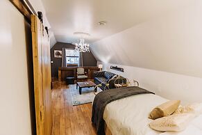 Iron Kettle Bed and Breakfast