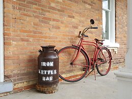 Iron Kettle Bed and Breakfast