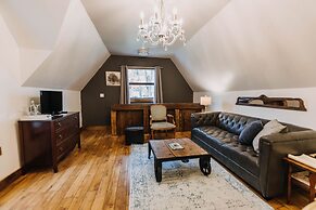 Iron Kettle Bed and Breakfast