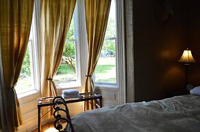 Iron Kettle Bed and Breakfast