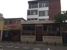 Hostal Mitad del Mundo