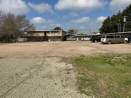 Love Hotels Western Holiday by OYO at Harlan Lake NE