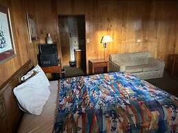Love Hotels Western Holiday by OYO at Harlan Lake NE