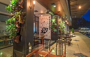 Amity Poshtel - Hostel