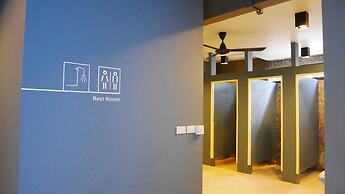 Amity Poshtel - Hostel