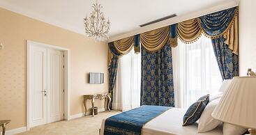 The Mansion Boutique Hotel