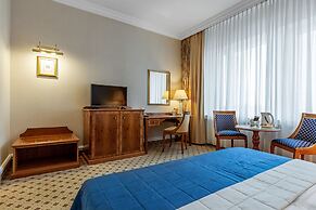 Natsionalny Hotel