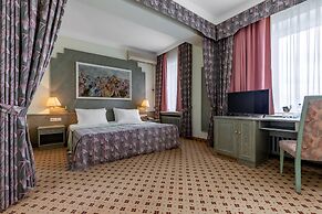 Natsionalny Hotel