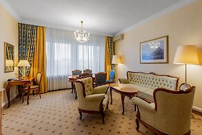 Natsionalny Hotel