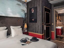 Snob Hotel