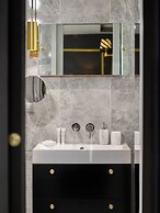 Snob Hotel