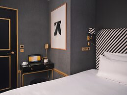 Snob Hotel
